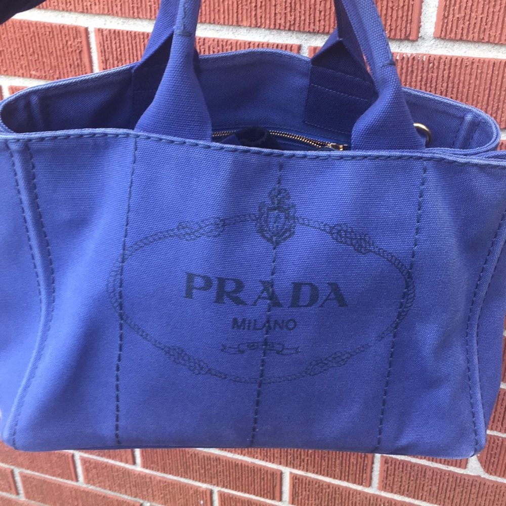 Prada Canapa